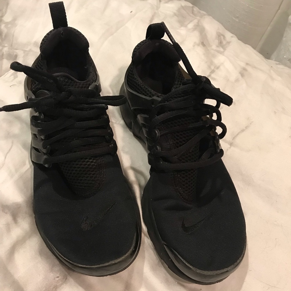 Woman’s nike prestos